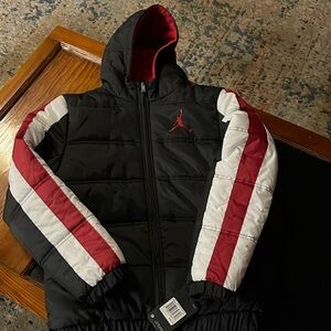 NWT Nike Air Jordan coat. Boys size XL 13-15 years